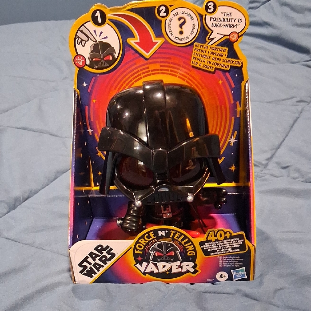 Star Wars Force 'n Telling Vader Helmet - Black